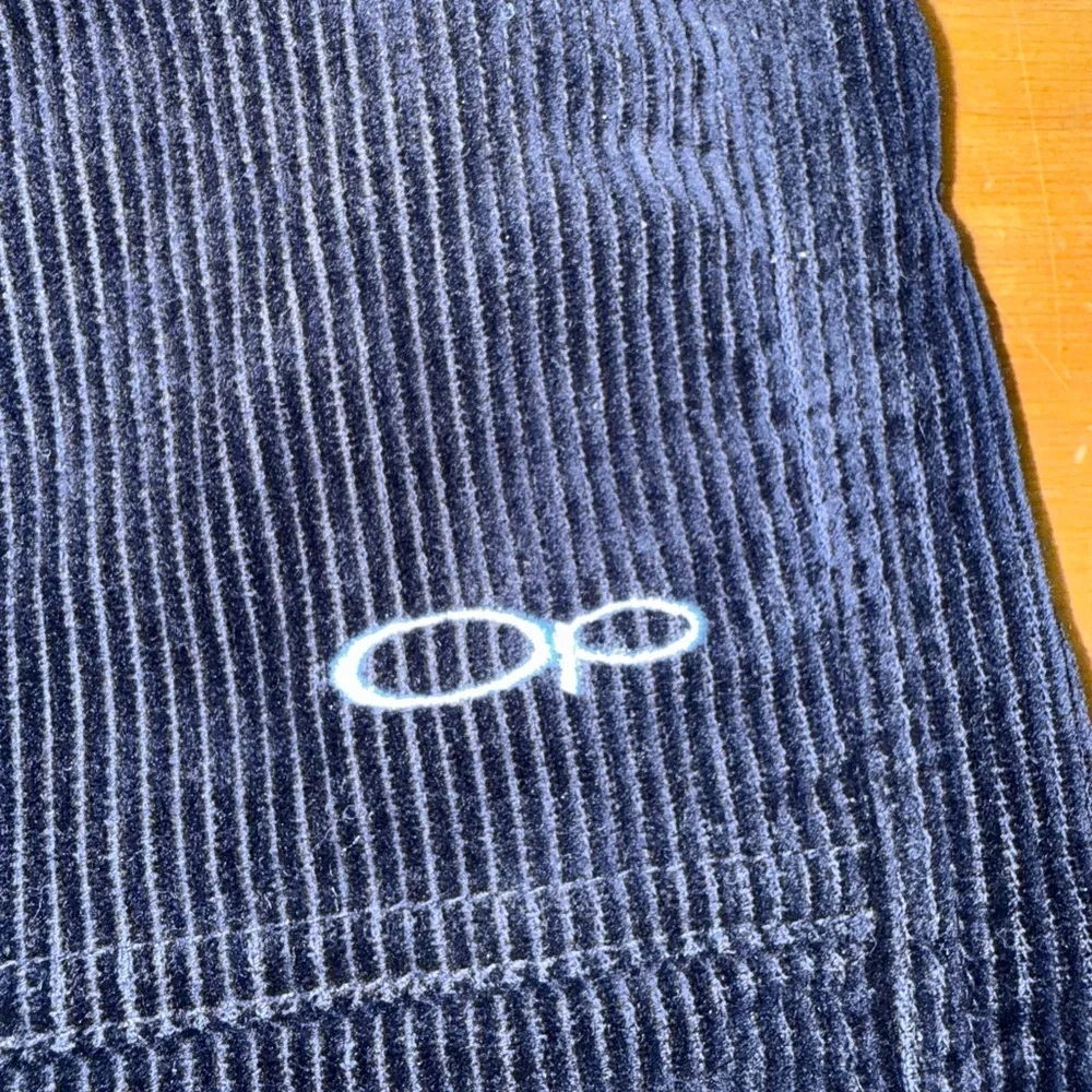 Classic OP Blue Corduroy Shorts in excellent condition - Picture 3 of 6